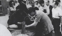 鹤峰城管吃瓜事件始末