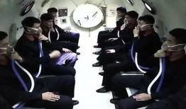 穿制服的人吃瓜,揭秘穿制服人群的“吃瓜”瞬间