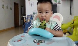 姐弟吃瓜互动,温馨互动，共享甜蜜时光