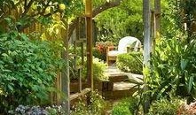 金秋九里庭院吃瓜,共享丰收喜悦