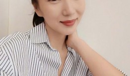 巩俐每日吃瓜照片,甜蜜分享美食瞬间