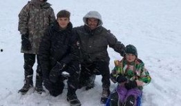 雪地里吃瓜,冬日里的瓜果盛宴