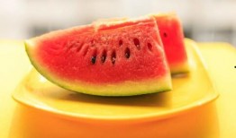 吃瓜洗脸的好处,双重美颜秘籍，让你焕发青春光彩