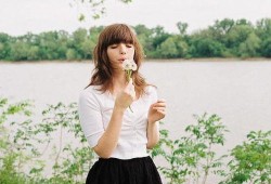 吃瓜拍照姿势姐妹,姐妹们的吃瓜拍照姿势大揭秘