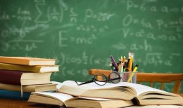 高校亭子吃瓜视频,高校学子夏日休闲新风尚