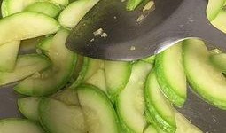 云南吃瓜最近,探寻地方特色美食之旅