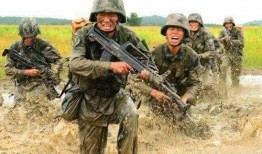 台军官情侣吃瓜,揭秘军中恋情背后的故事